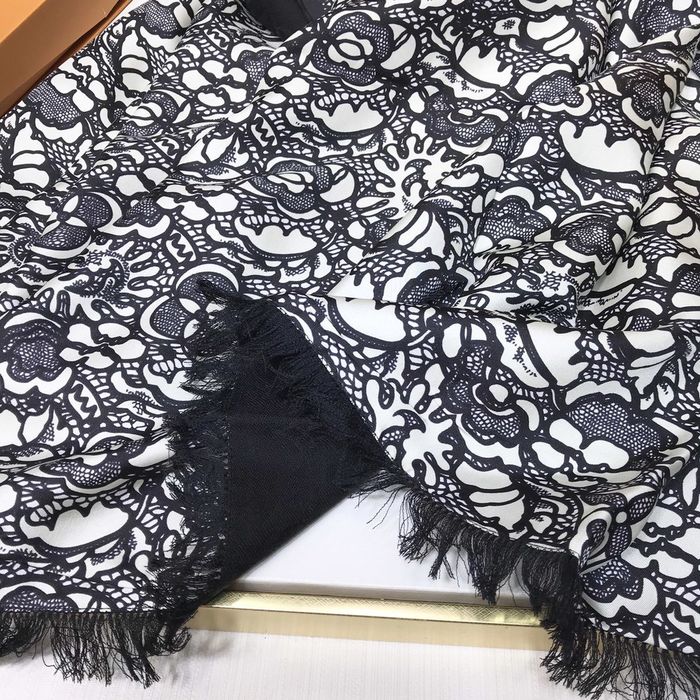 Louis Vuitton Scarf LV00056